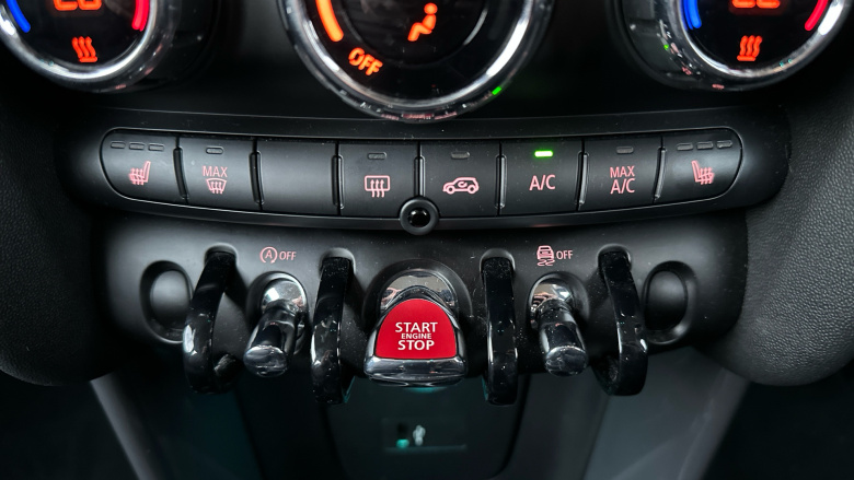 MINI Hatchback 1.5 Cooper Classic II 3dr Petrol Hatchback